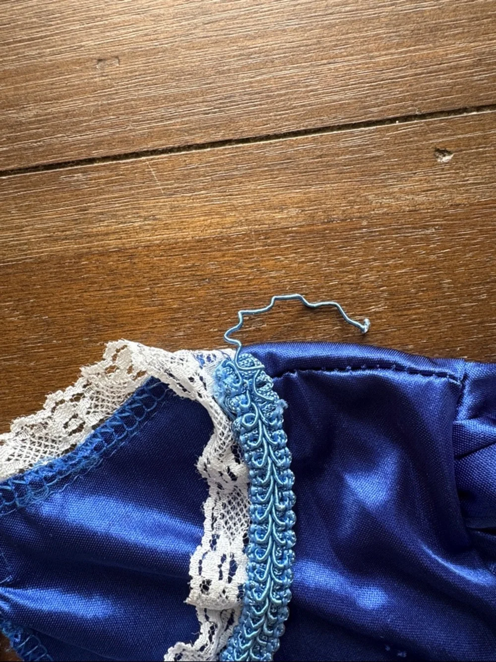 Approx. Size 10 colonial pioneer dress hat and apron - Picture 4 of 16